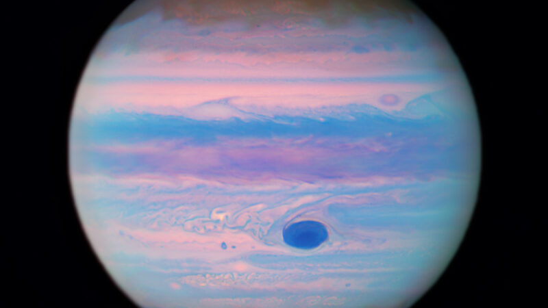 Hubble Reveals Jupiter in Ultraviolet Light