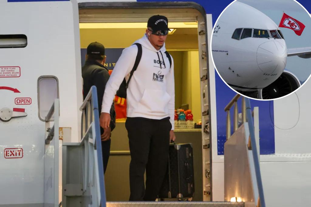 Chiefs’ plane delayed for hours at airport days before Week 18 game