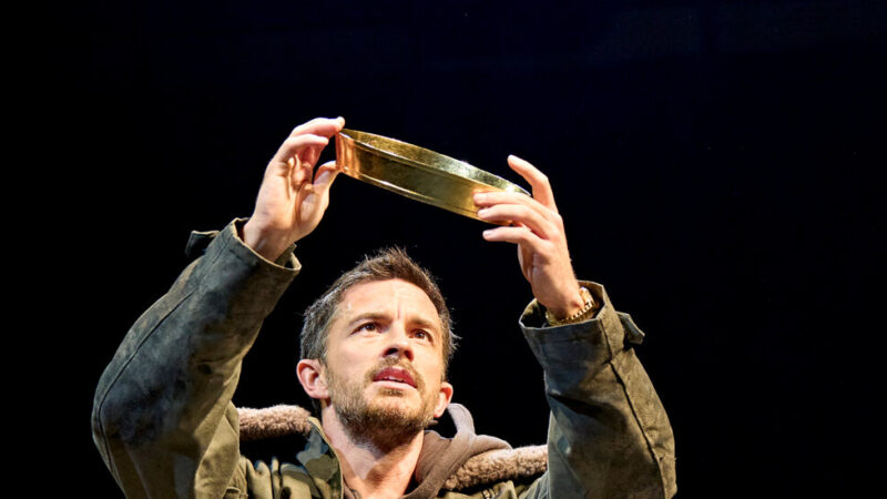 Jonathan Bailey’s Bratty, Bad-Boy ‘Richard II’ at the Bridge Theater