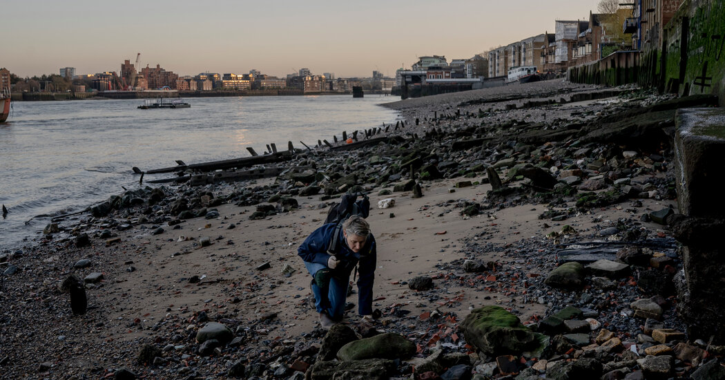 A Boneyard Along the Thames River Reveals London’s Ancient Burials