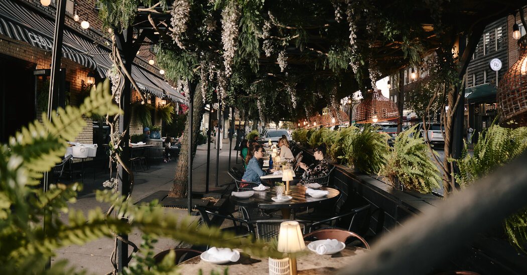 4,000 Applications for Outdoor Dining. 39 Licenses Issued.