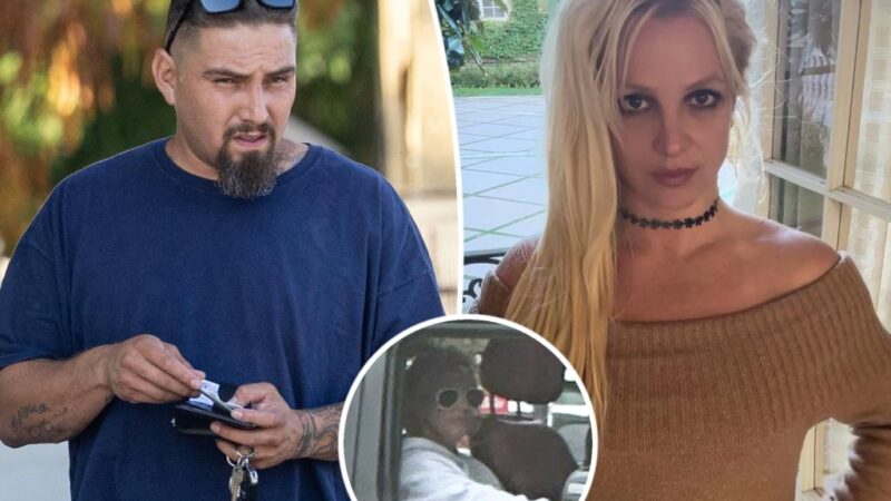 Britney Spears seen with BF Paul Soliz, his kids at playground