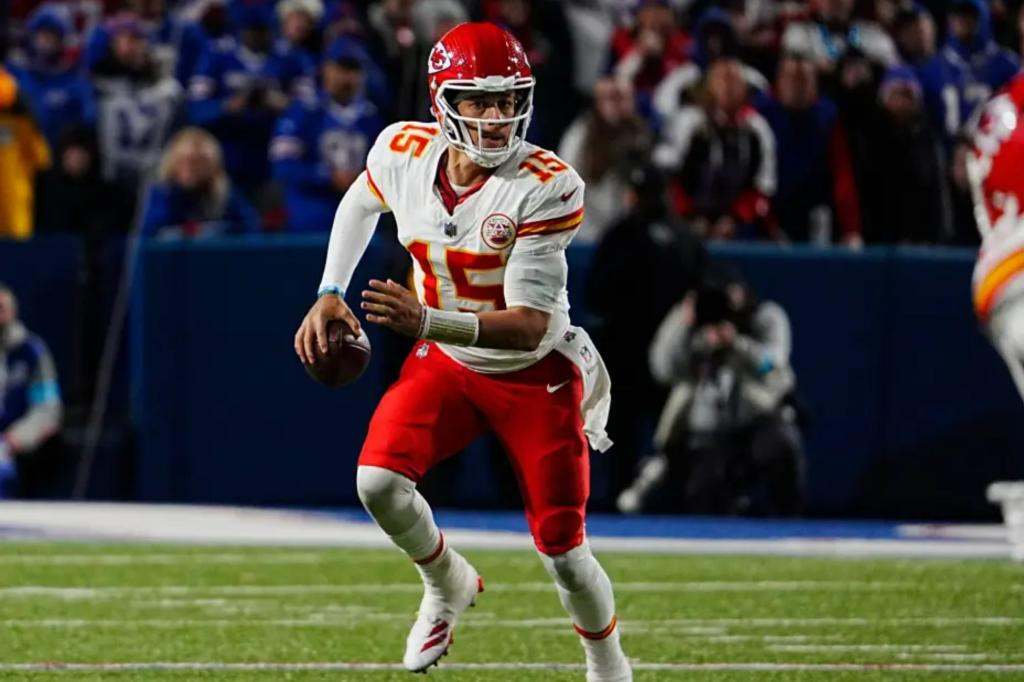 Chiefs’ top fourth-down success rate all lies in Patrick Mahomes