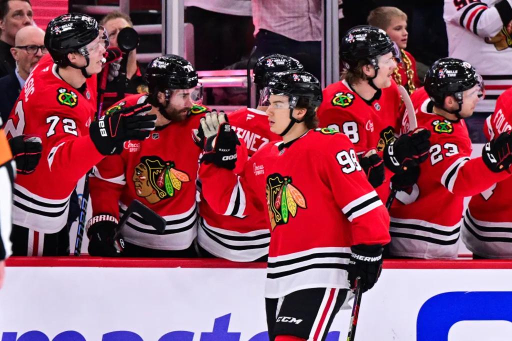 Dysfunctional Blackhawks desperately need a housecleaning