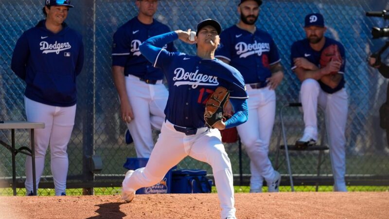 How Shohei Ohtani fared in his first Dodgers spring training bullpen