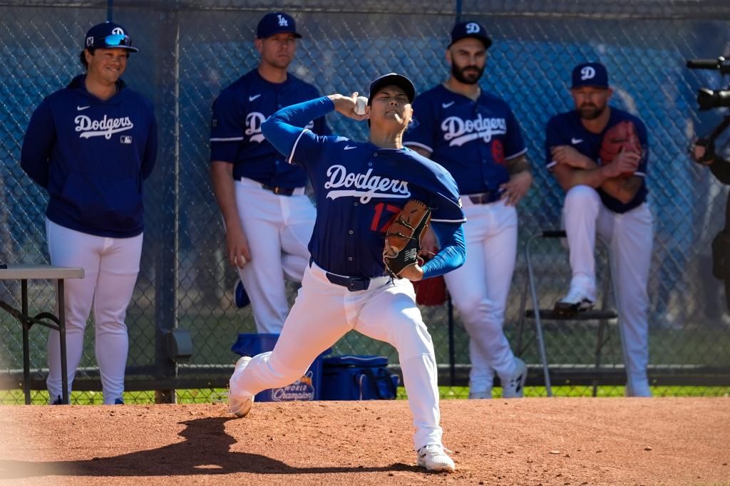 How Shohei Ohtani fared in his first Dodgers spring training bullpen