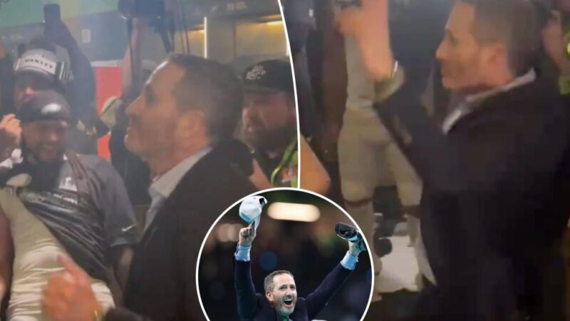 Howie Roseman goes wild in Eagles locker room after Super Bowl 2025 win