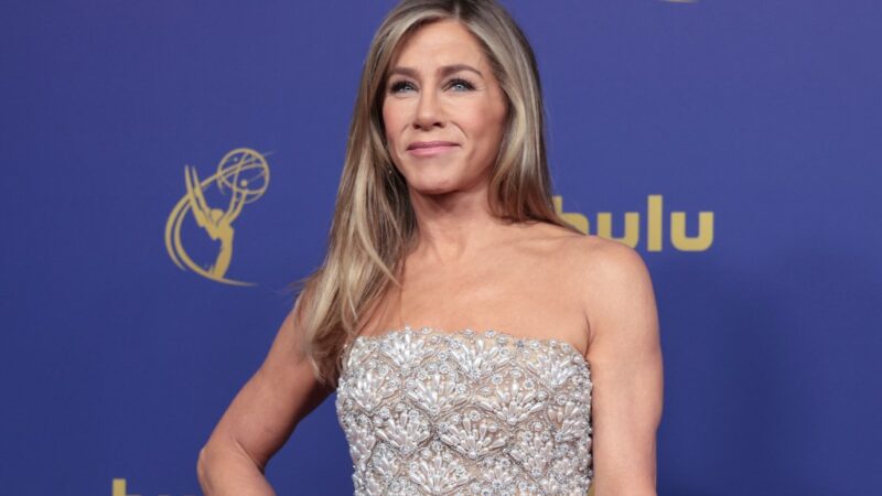 Jennifer Aniston turns 56 amid bonkers Barack Obama dating rumors (Video)