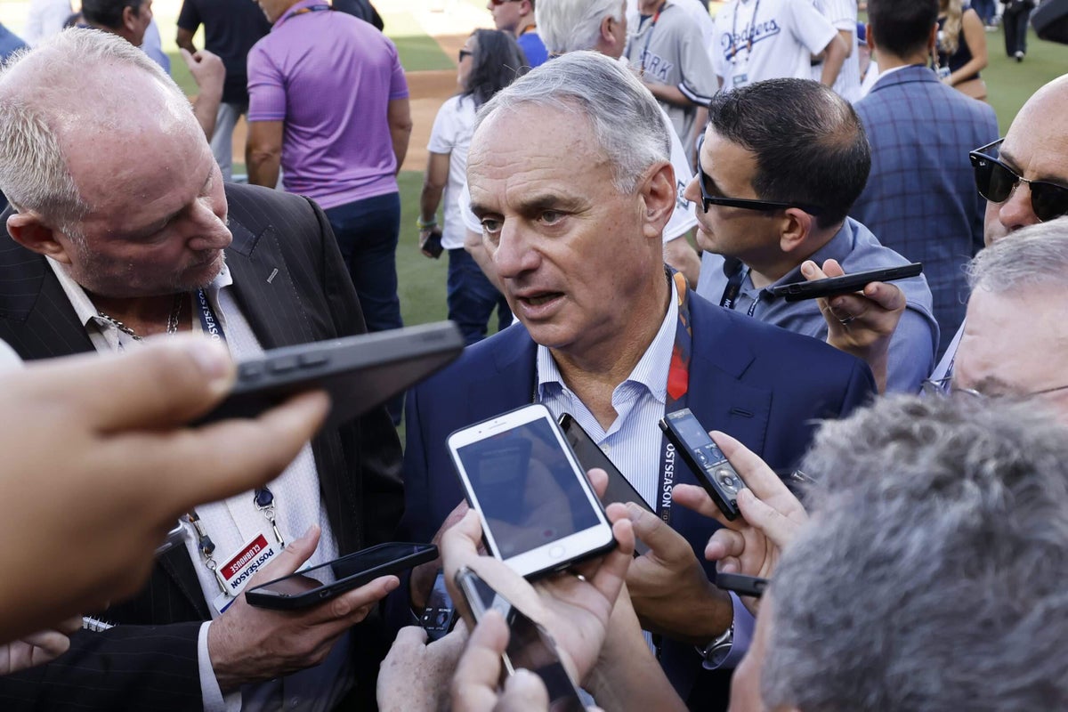 Marchand: With ESPN opt-out, MLB commissioner Rob Manfred creates another TV mess