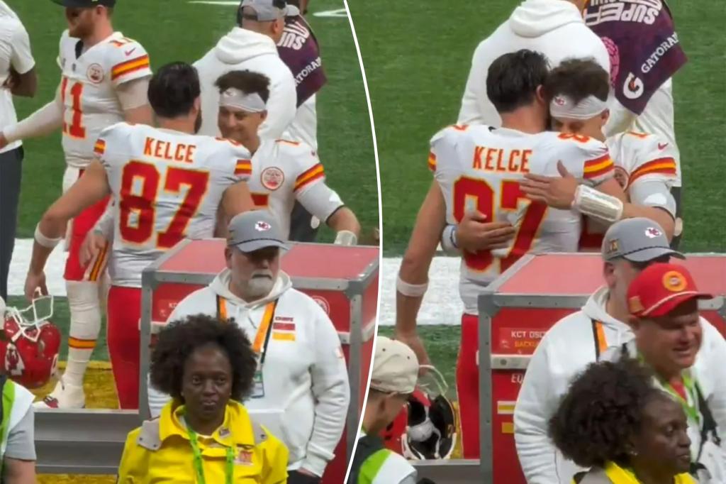 Patrick Mahomes, Travis Kelce share sideline moment