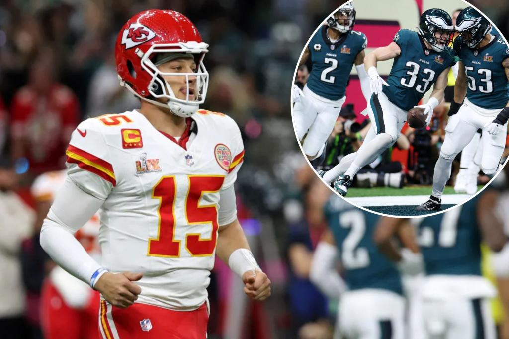 Patrick Mahomes’ nightmare first half has Chiefs down big in Super Bowl 2025