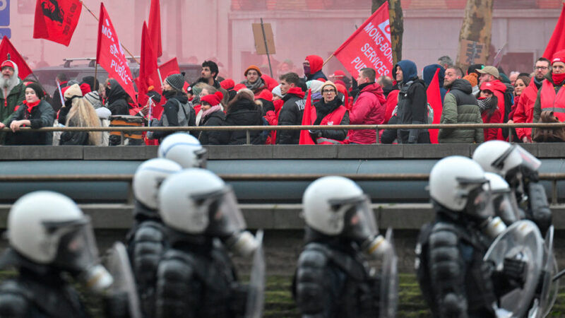 Protests in Brussels Halt Over 400 Flights and Snarl Public Transit