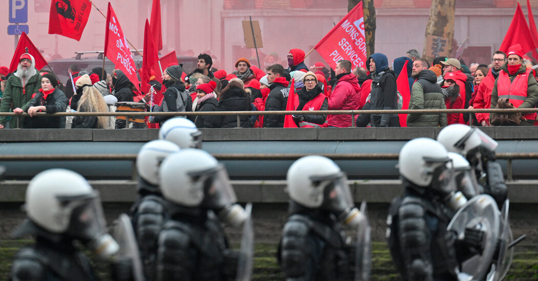 Protests in Brussels Halt Over 400 Flights and Snarl Public Transit