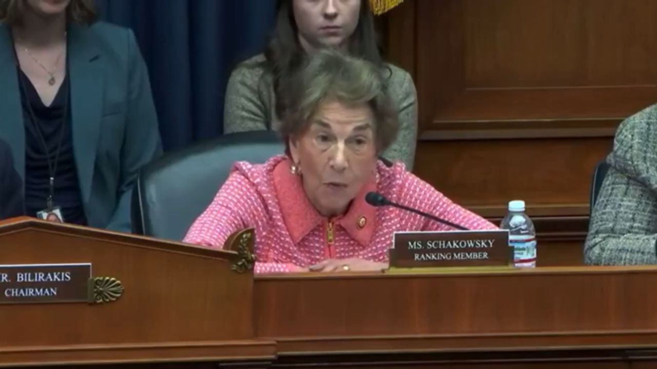 Rep. Schakowsky asks if there are fewer women in manufacturing because it sounds too male