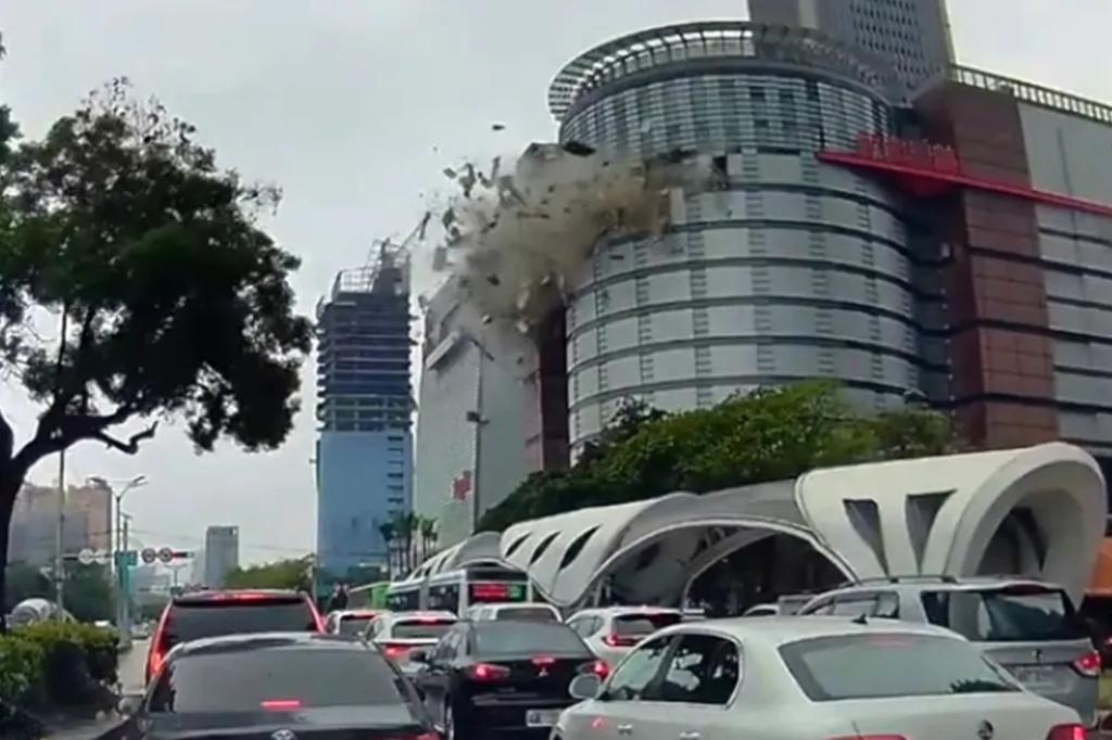 Taiwan mall gas explosion kills four in Taichung