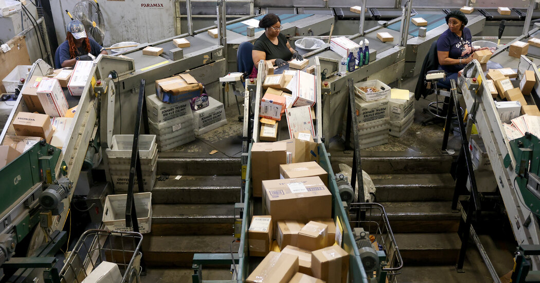 U.S. Postal Service Halts Parcel Service From China as Trump’s Trade Curbs Begin