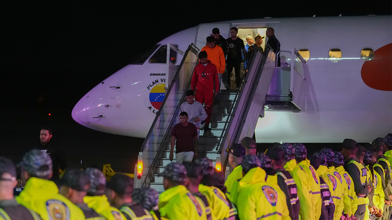 Venezuelan planes return to Latin American country with citizens deported from US