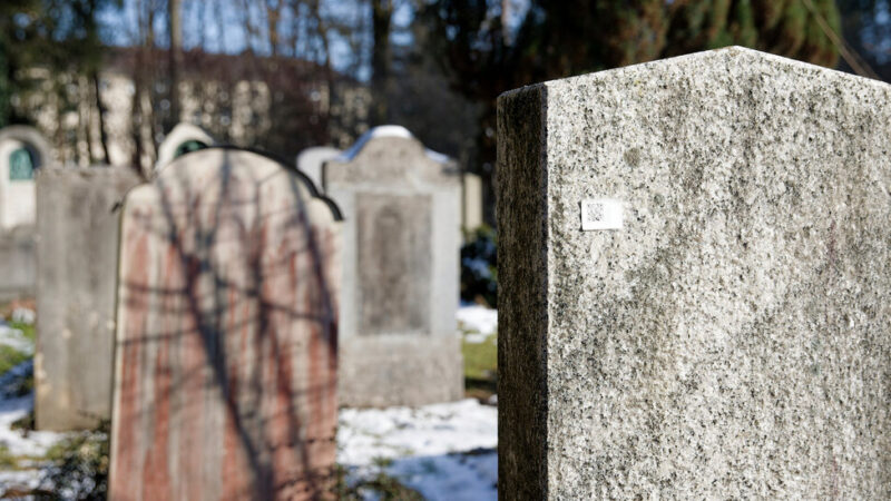 Why Did QR Codes Appear on About 1,000 Graves in Munich?