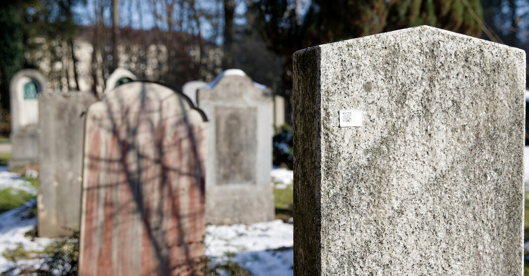 Why Did QR Codes Appear on About 1,000 Graves in Munich?