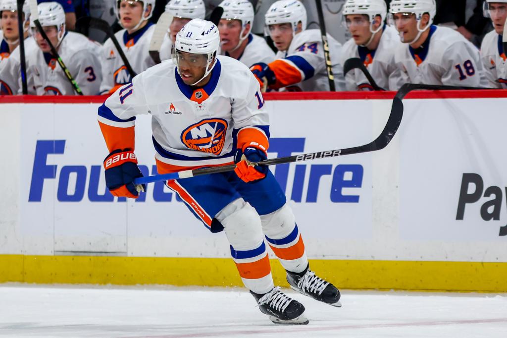 Why the Islanders’ playoff hopes hinge on a key forward’s willingness to play through pain