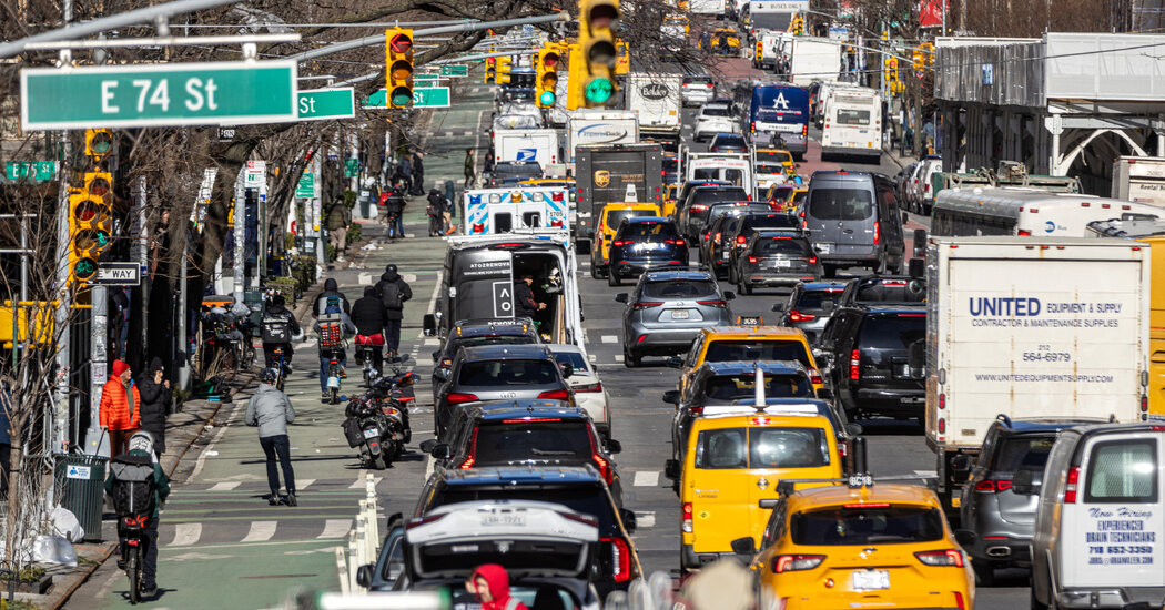 Why the Traffic Lights Have Slowed Down on 3rd Avenue