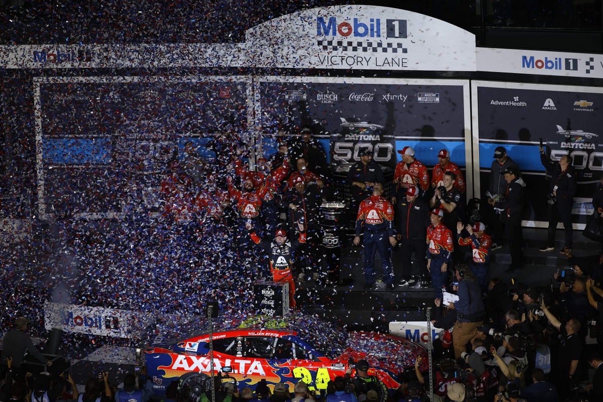 William Byron avoids final-lap crash to take second straight Daytona 500