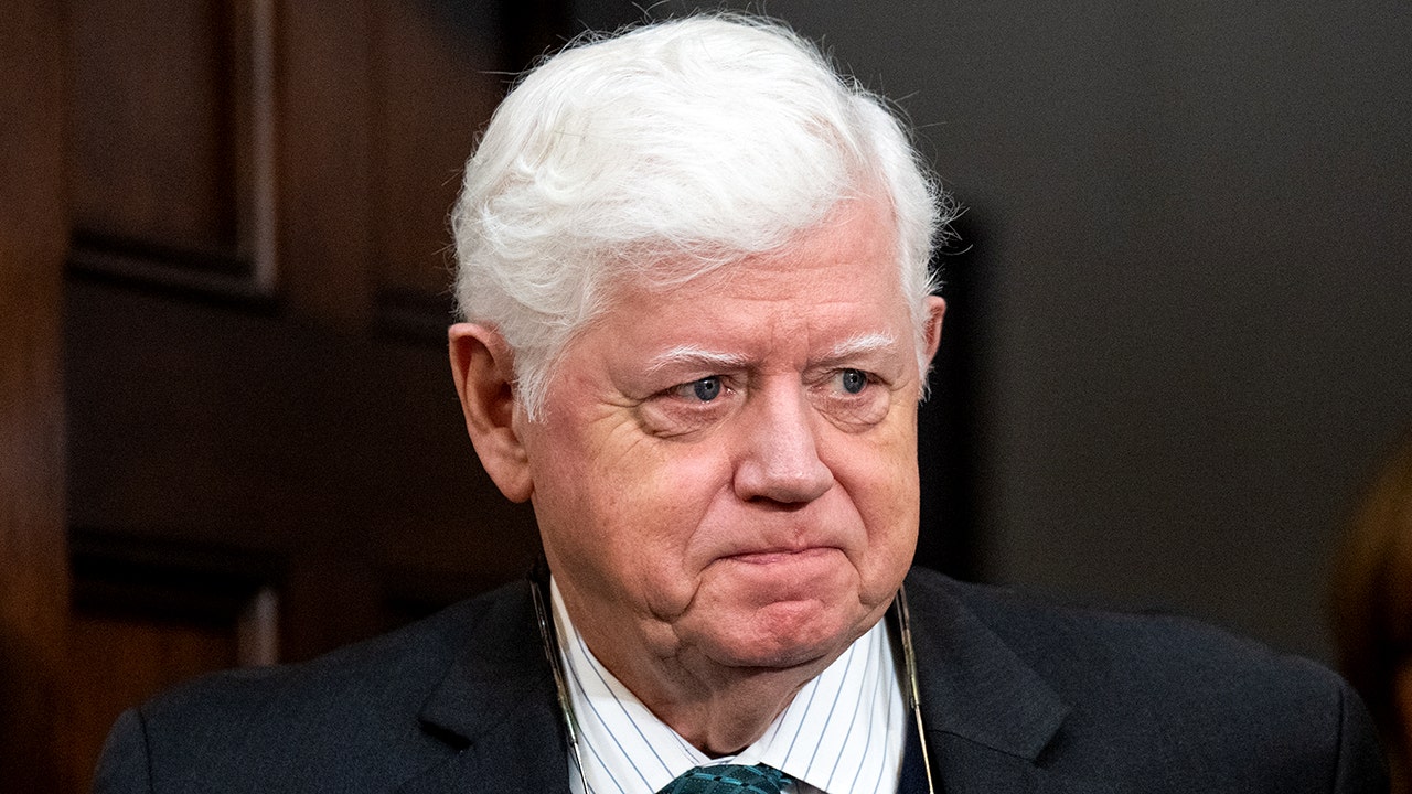 Rep. John Larson says complex partial seizure ruled as cause of pausing episode