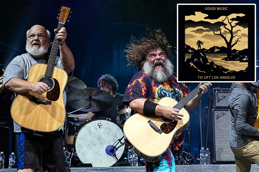 Tenacious D perform for 1st time after Kyle Gass’ Trump assassination joke