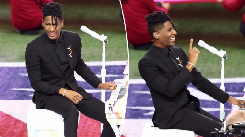 Jon Batiste performs National Anthem at Super Bowl 2025