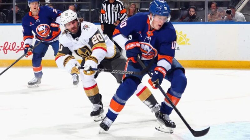 Islanders’ Simon Holmstrom finally hitting stride in strong stretch