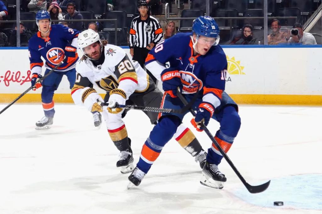 Islanders’ Simon Holmstrom finally hitting stride in strong stretch