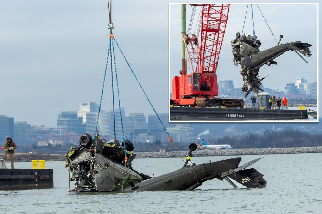 Mangled remains of downed Black Hawk helicopter pulled from the Potomac River after DC crash: NTSB